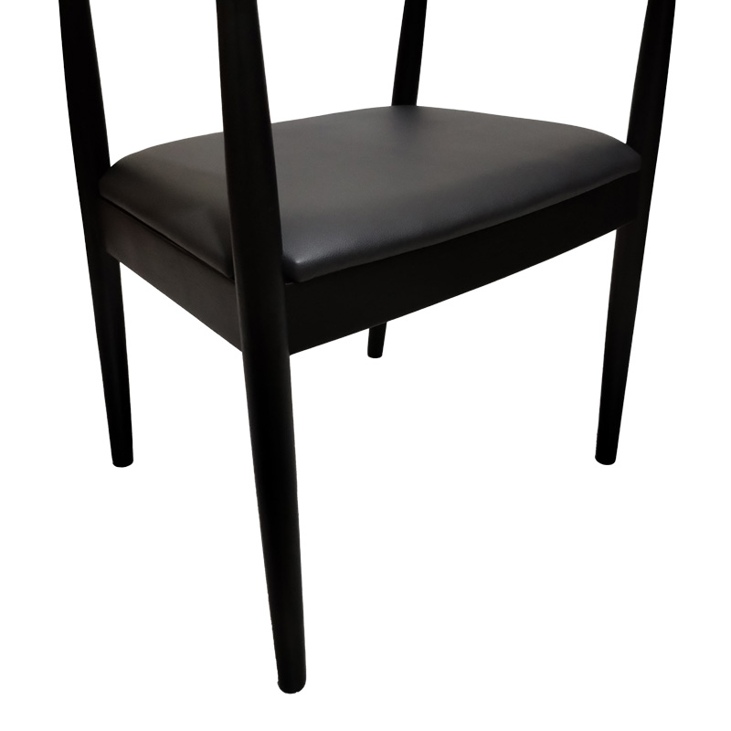 Πολυθρόνα Joube pakoworld rubberwood σε μαύρη απόχρωση με μαύρο pu μαξιλάρι 50x62x72εκ